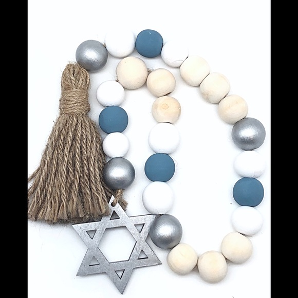 Star Of David Wood Bead Garland With Jute Tassel in Silver, Gold, and Pearlized - Picture 7 of 9
